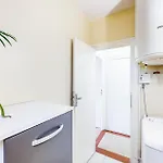 1 Bedroom Nice Home In Royan
