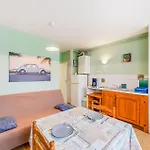 1 Bedroom Nice Home In Royan *