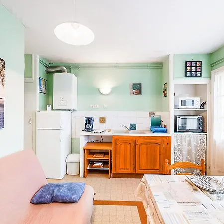 1 Bedroom Lovely Home In Royan Royan