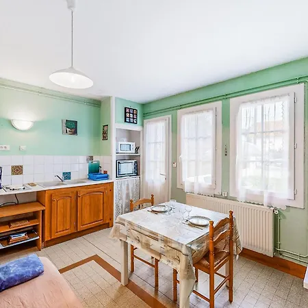 Awesome In With Kitchen Holiday home Royan