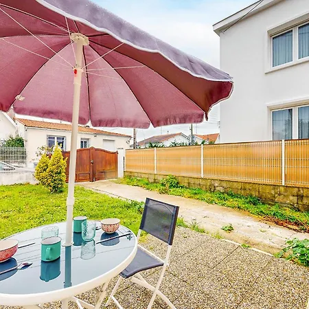 Awesome In With Kitchen Holiday home