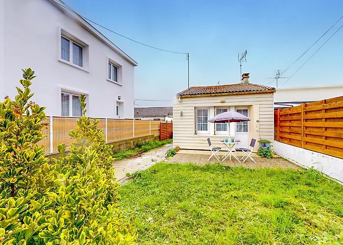 1 Bedroom Beautiful In Holiday home Royan